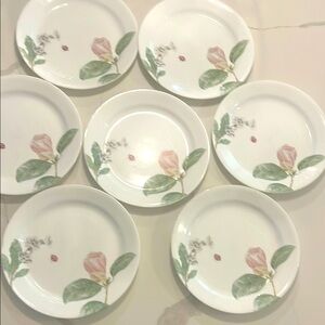 Corelle Floral & Lady Bug Patterned Dinner Plates 9" Set of 7 plates